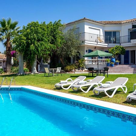 Casa Caleda Bed & Breakfast Keflavík Ngoại thất bức ảnh