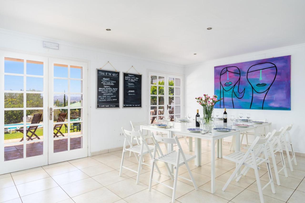 Casa Caleda Bed & Breakfast Keflavík Ngoại thất bức ảnh